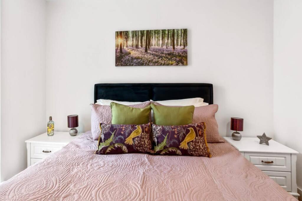 Ferienwohnung Stunning 2 Bed/2 Bath In Town Centre & Parking! Bracknell Exterior foto